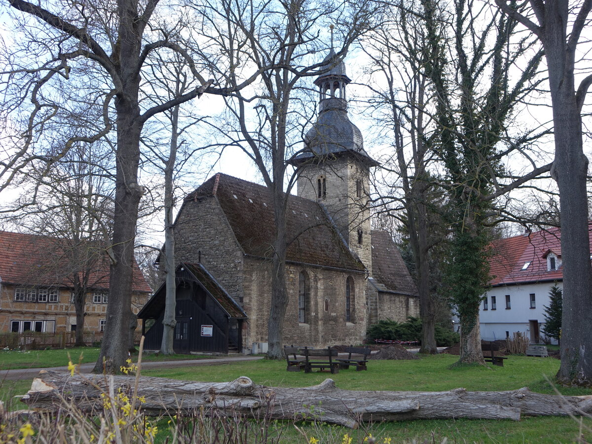Plaue, evangelische Liebfrauenkirche, erbaut im 12. Jahrhundert (16.04.2022)