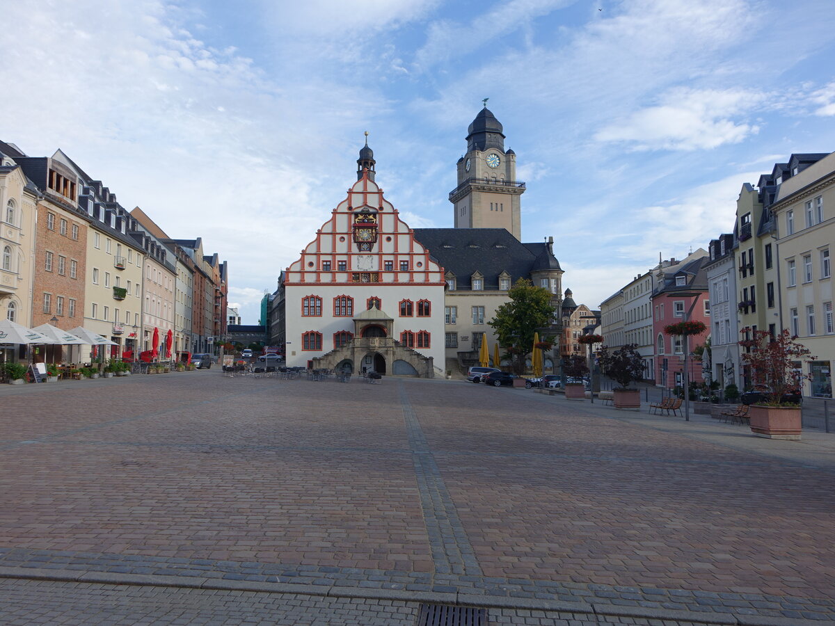 Plauen, Altmarkt mit altem Rathaus und Turm des neuen Rathauses (12.08.2023)