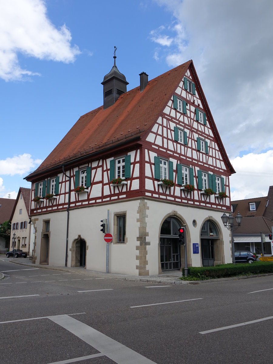 Pleidelsheim, altes Rathaus an der Hauptstrae, erbaut 1613 (26.06.2016)