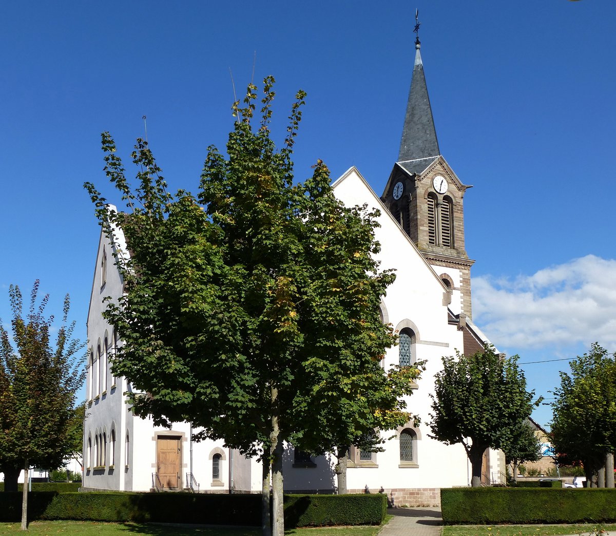 Plobsheim, die protestantische Kirche von 1898, Okt.2016