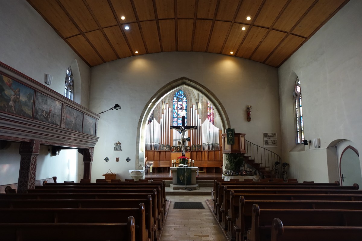 Plochingen, Innenraum der St. Blasius Kirche, Kberle Orgel von 1985 (18.01.2015)