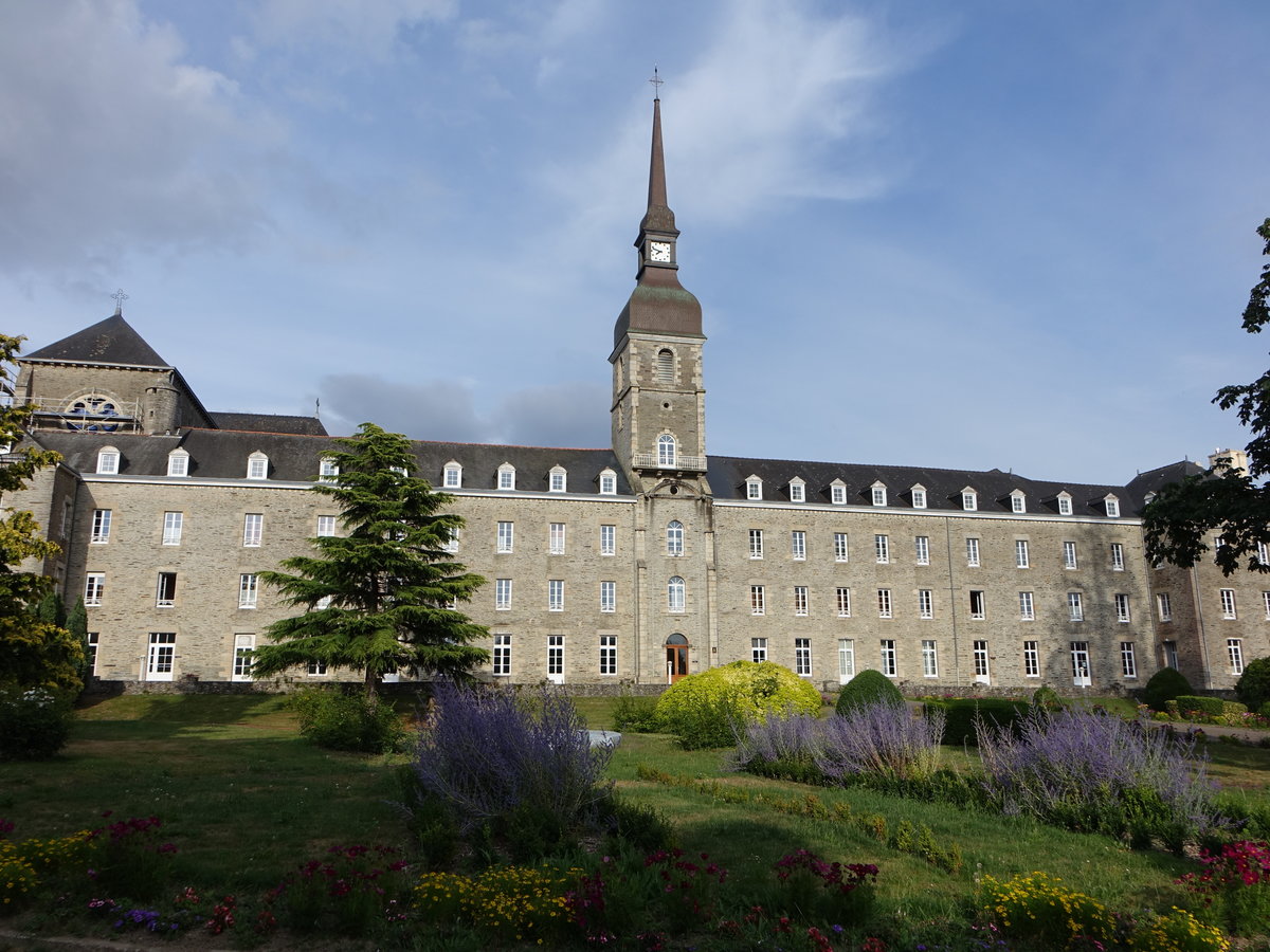 Ploermel, Convent und Chapelle des Freres, erbaut 1847 (10.07.2017)