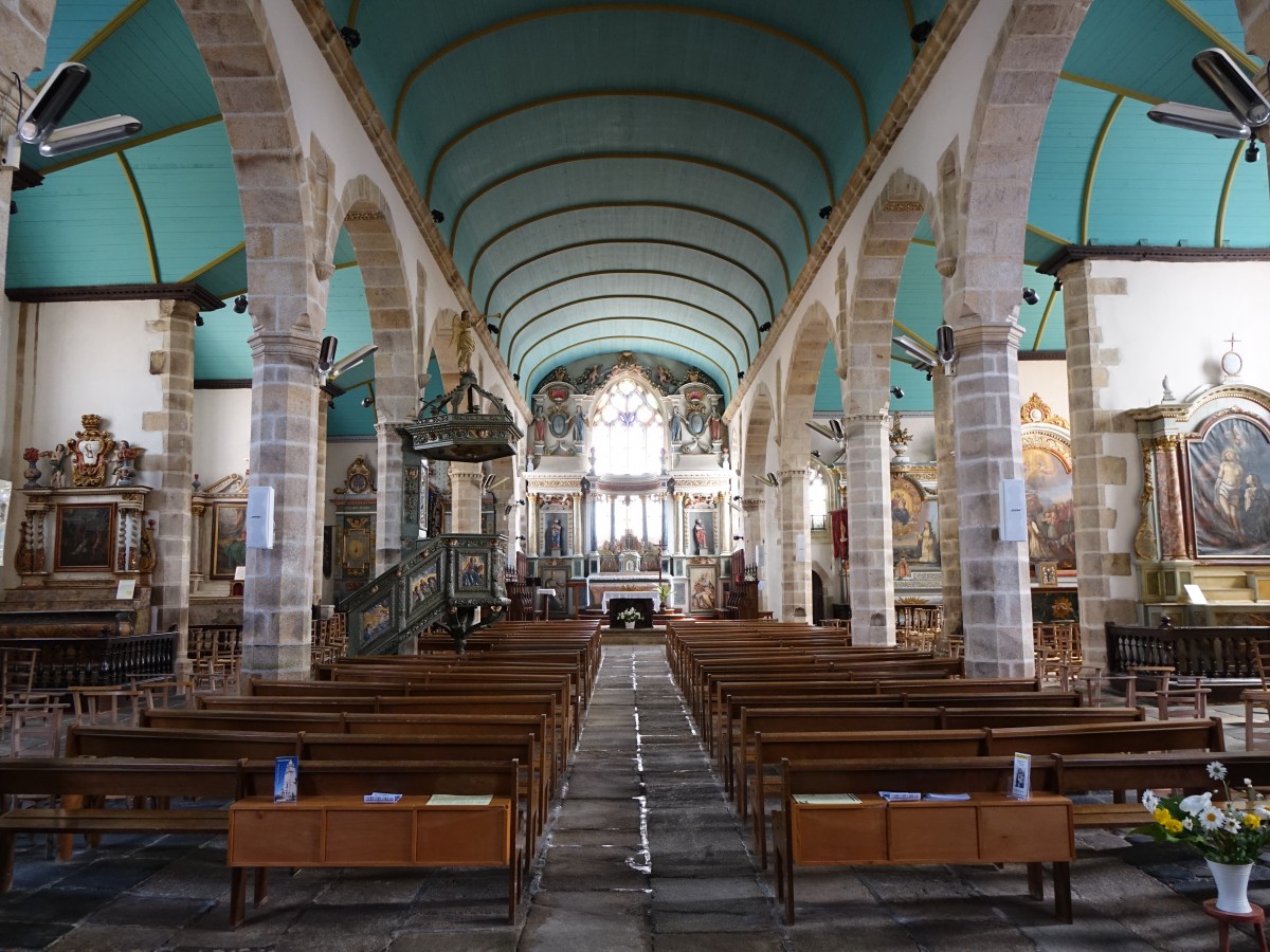 Plourin-les-Morlaix, Innenraum der Notre Dame Kirche (14.07.2015)