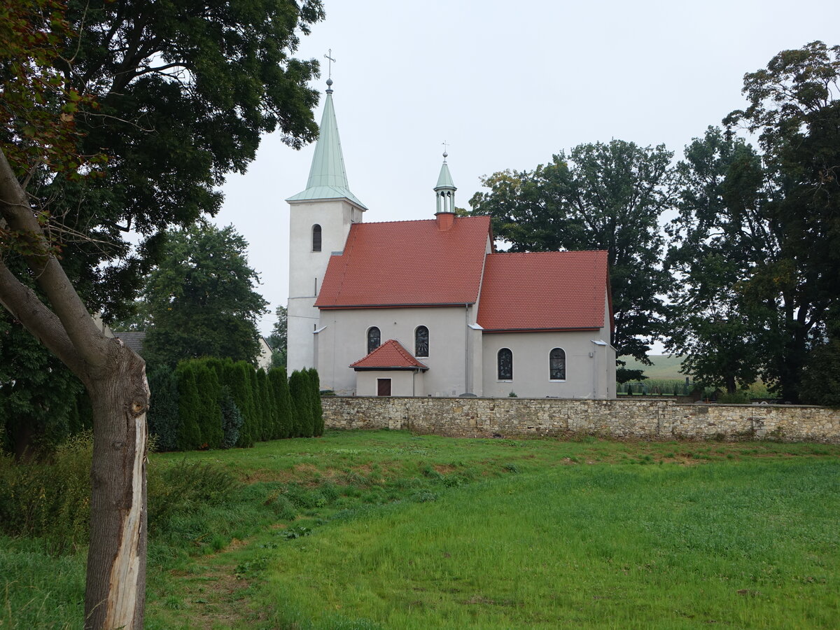 Pluznica Wielka / Gro Pluschnitz, St. Stanislawa Kirche, erbaut im 16. Jahrhundert (13.09.2021)