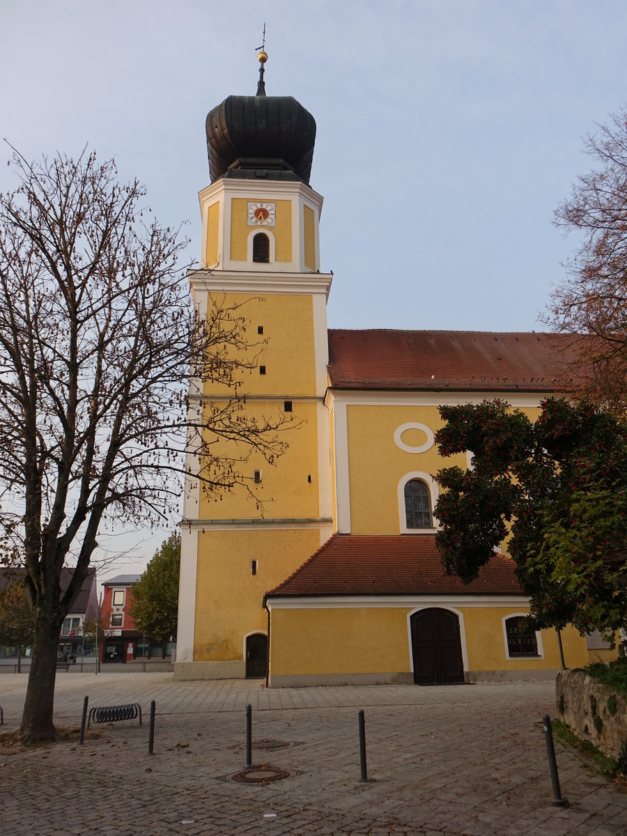 Pocking, kath. Pfarrkirche St. Ulrich, Chor und Kirchturm erbaut 1491, Langhaus erbaut von 1758 bis 1759 (20.10.2018)