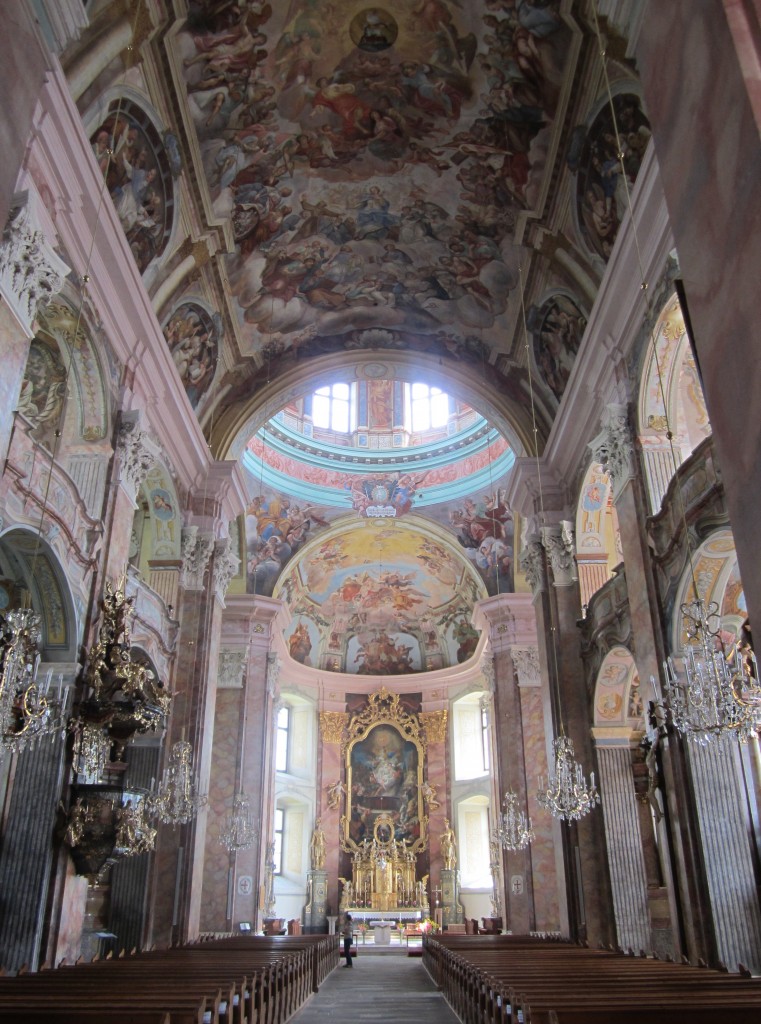 Pllau, Stiftskirche St. Veit, Fresken von Mathias von Grz, Hochaltar von 1779 (29.07.2014)