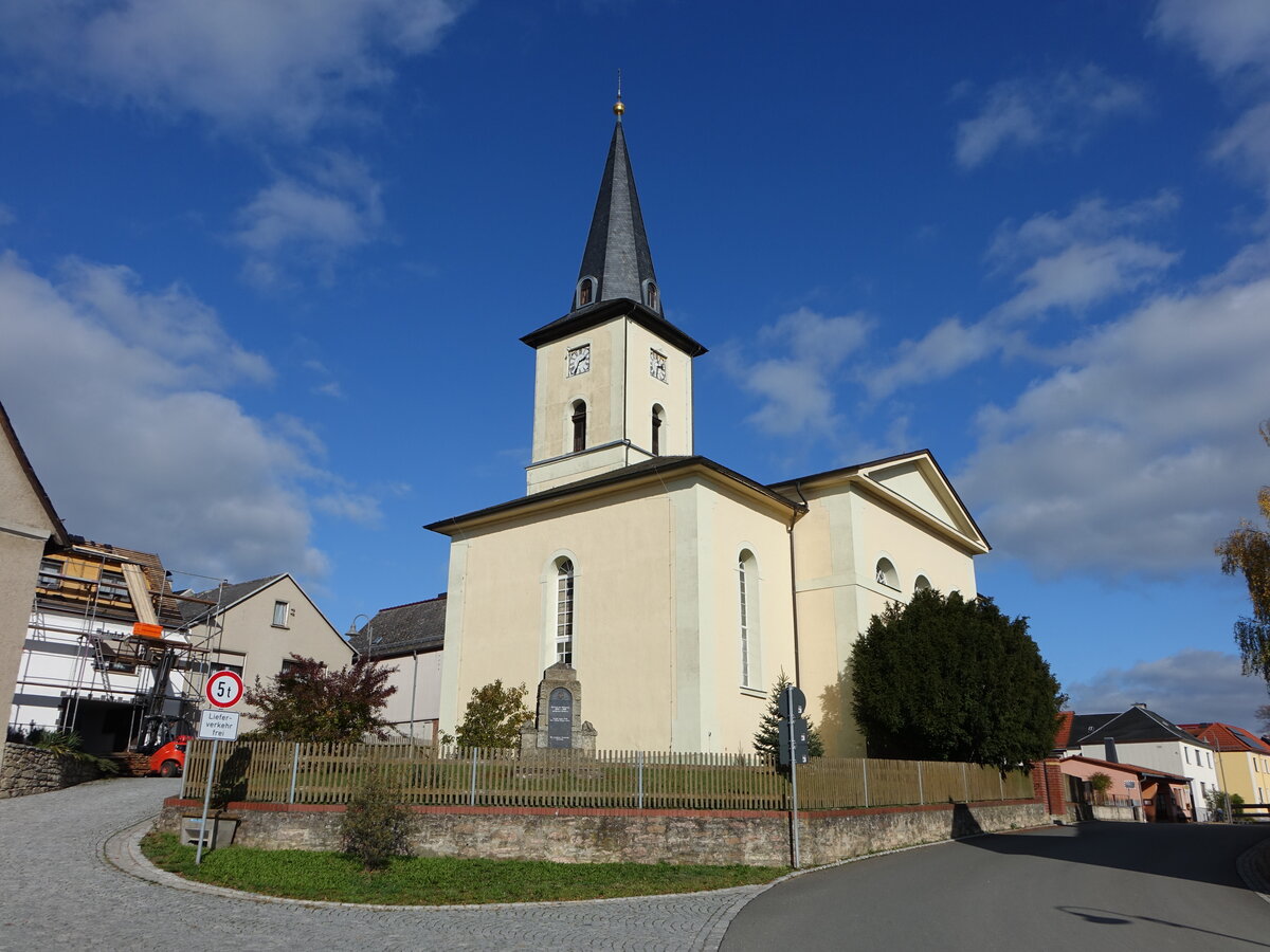 Pörmitz, klassizistische evangelische Kirche, erbaut 1833 (19.10.2022)