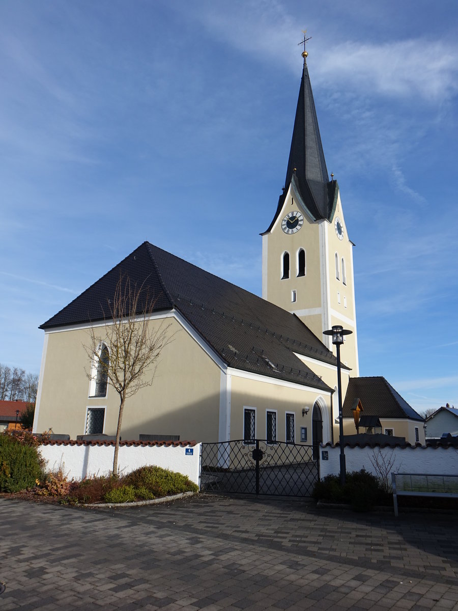 Prndorf, St. Bartholomus Kirche, sptgotisches Kirchenschiff aus dem 15. Jahrhundert, im 17. Jahrhundert barockisiert (20.11.2016)