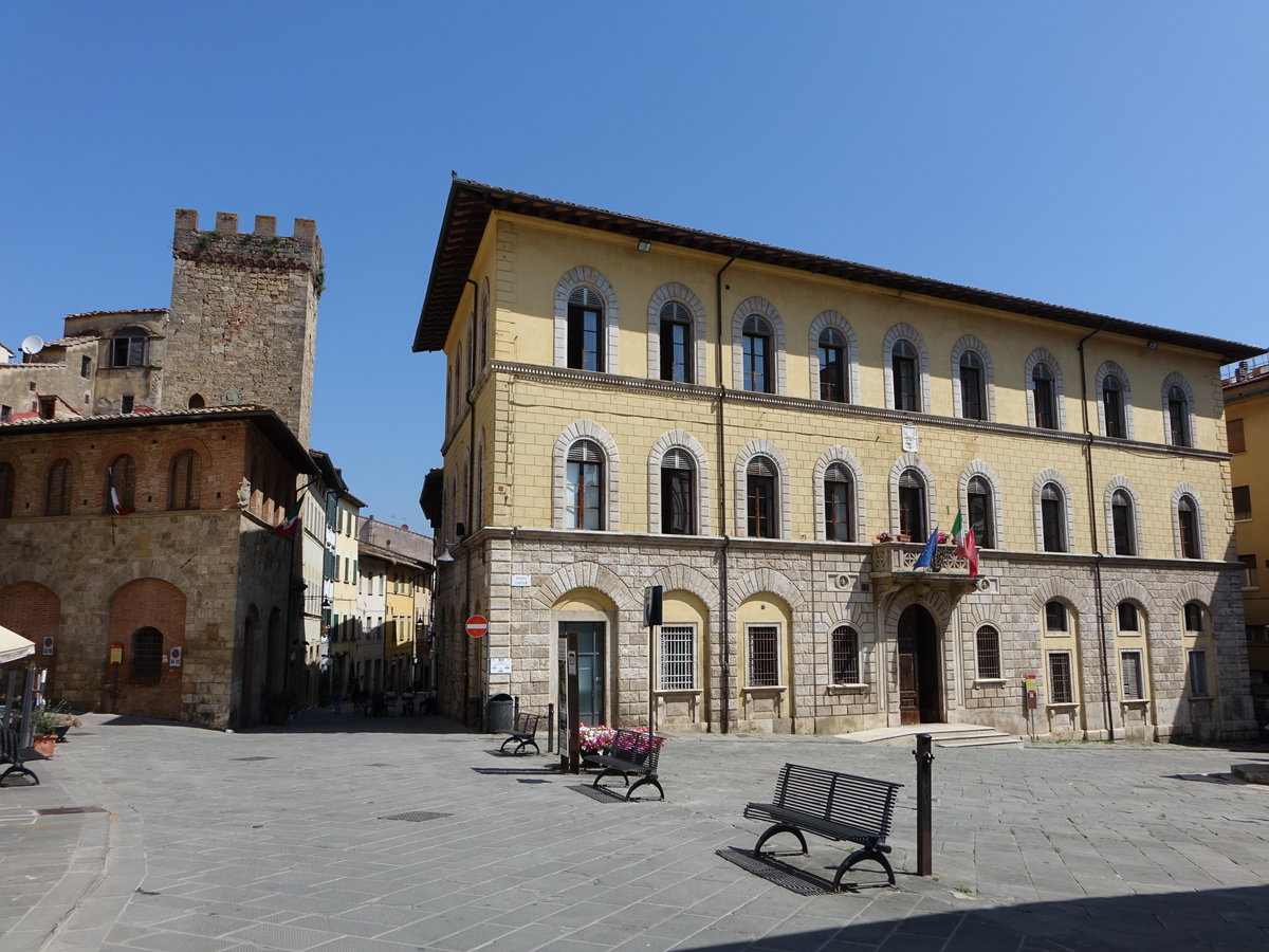 Poggibonsi, Palazzo Pretorio an der Piazza Cavour, heute Rathaus (17.06.2019)