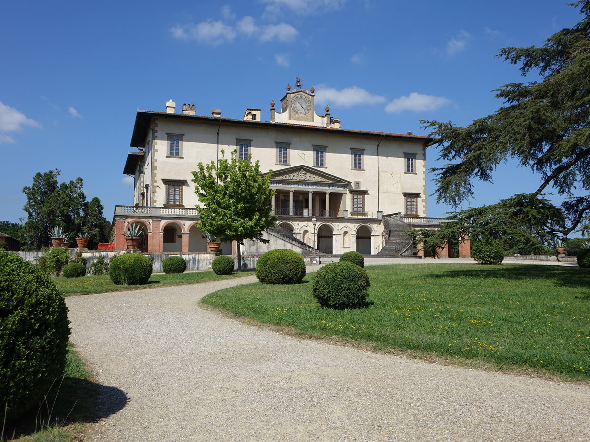 Poggio a Caiano,  Villa Medici, erbaut im 15. Jahrhundert nach Plnen von Giuliano da Sangallo als Sommersitz der Medici (16.06.2019)