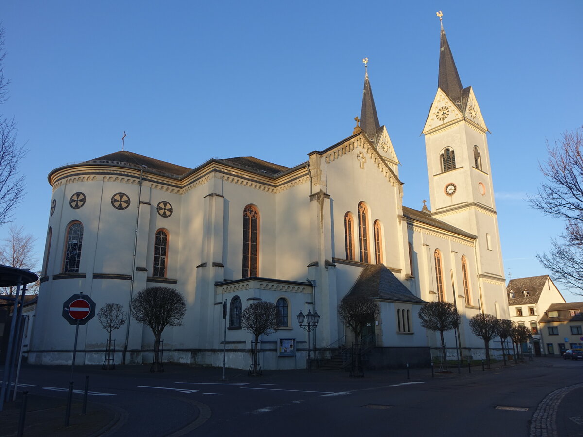 Polch, Pfarrkirche St. Stephan, erbaut von 1849 bis 1852 im neuromanischen Stil (26.12.2025)