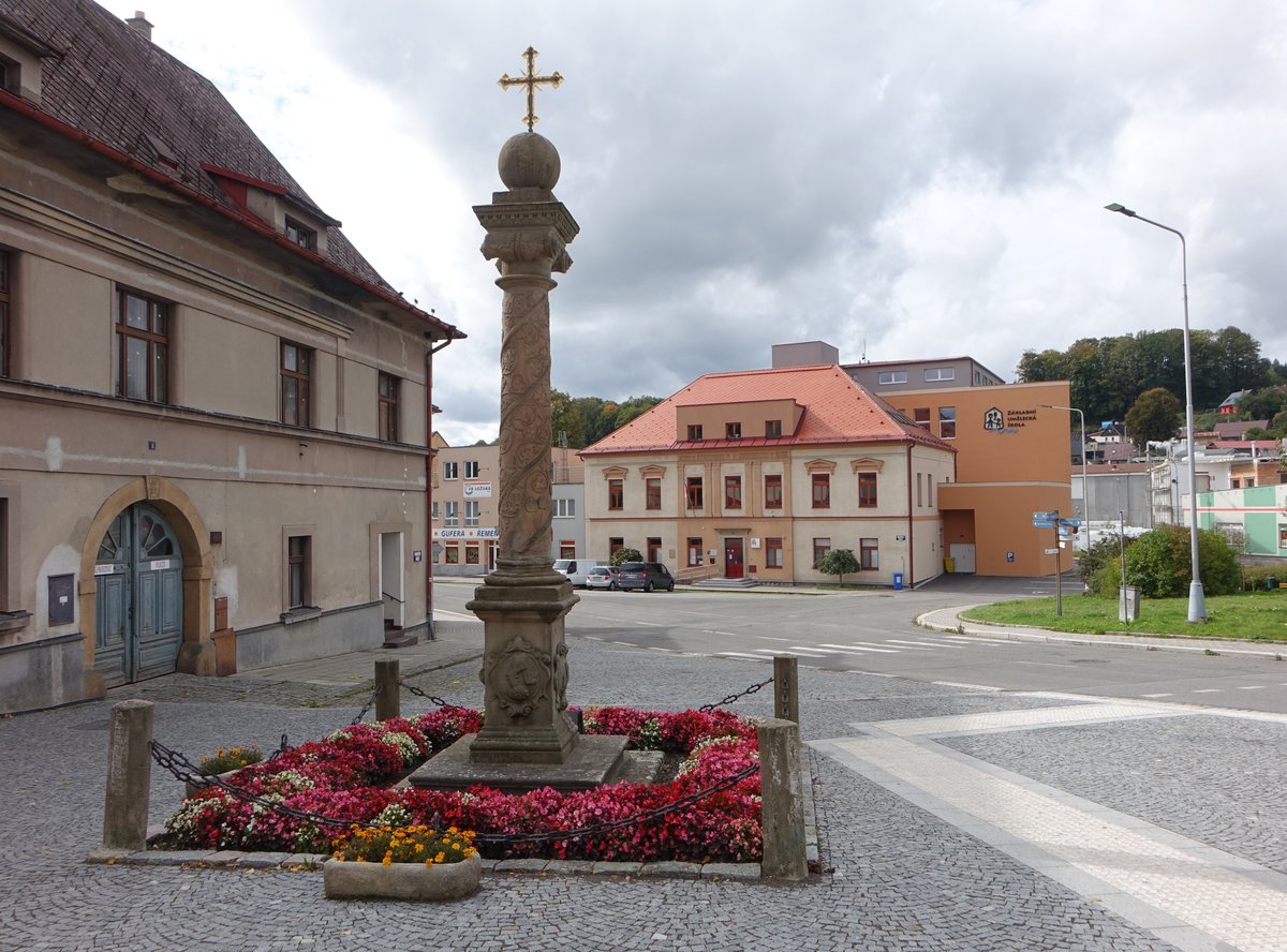 Police nad Metuji / Politz an der Mettau, Kriegerdenkmal am Masarykovo Namesti (29.09.2019)