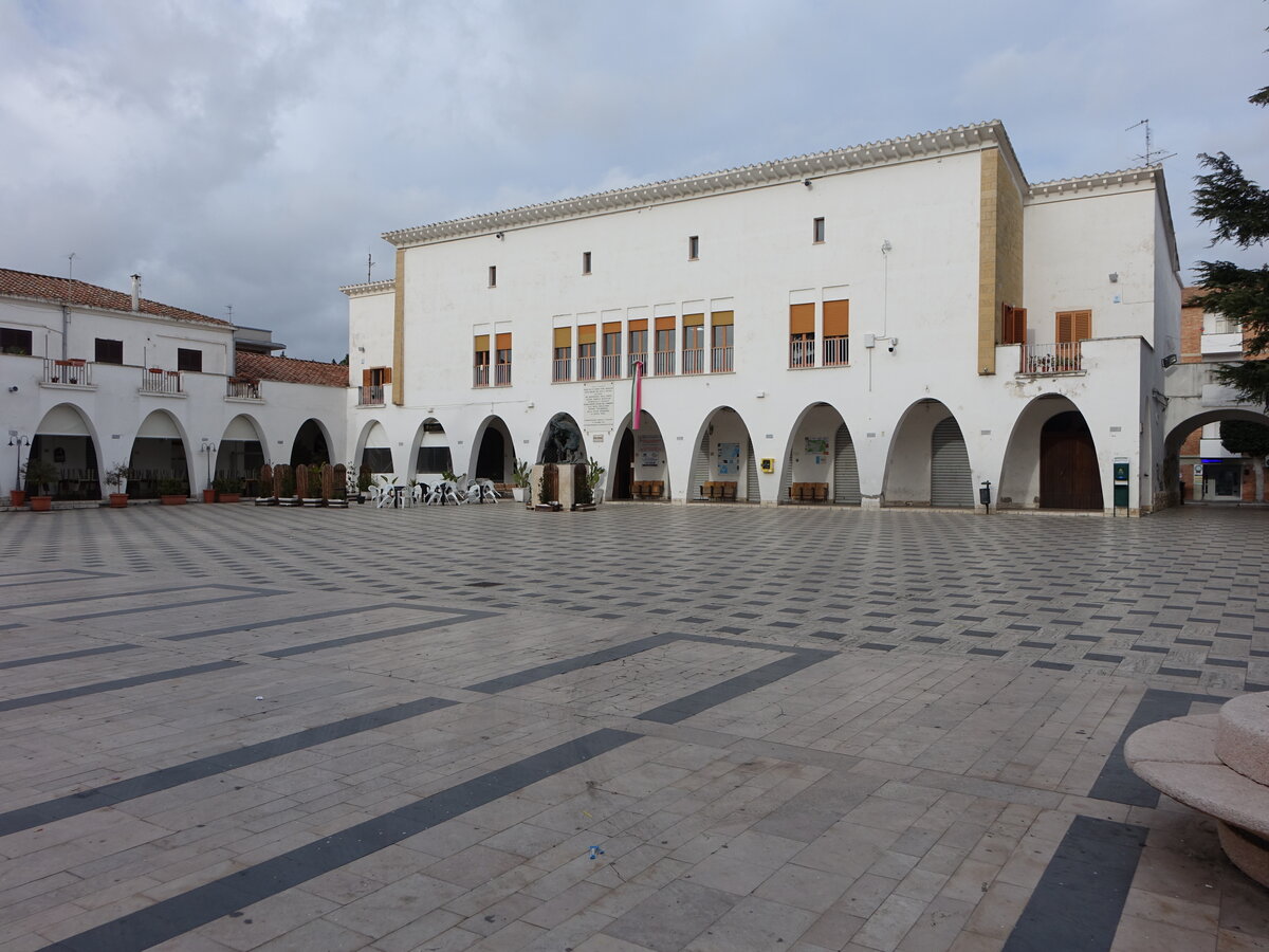 Policoro, Rathausgebude an der Piazza Eraclea (01.03.2023)