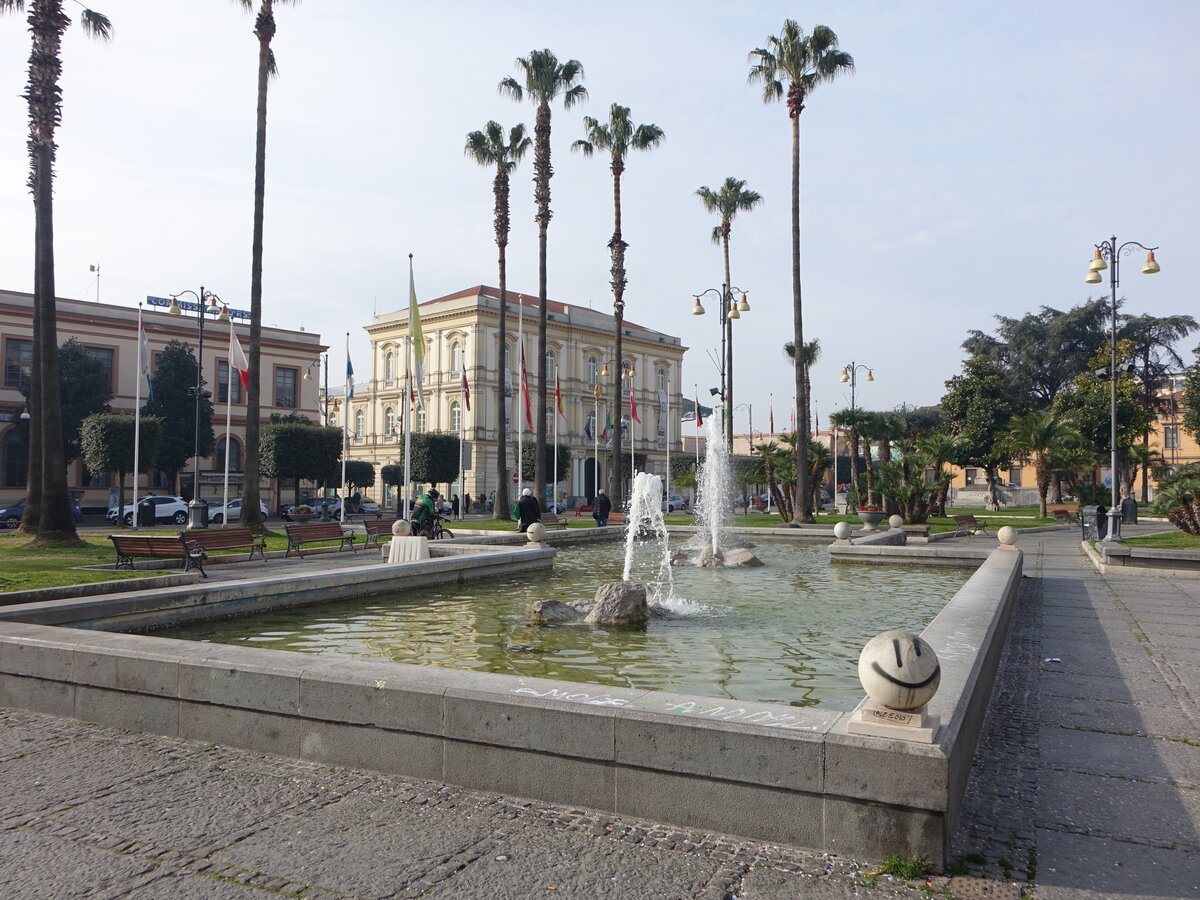 Pompei, Brunnen und Huser an der Via Roma (24.02.2023)