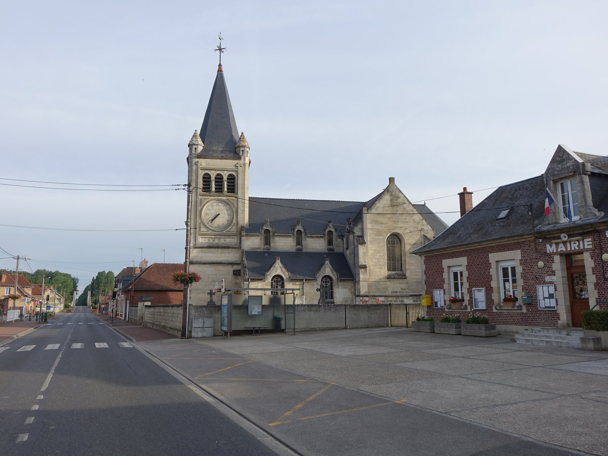 Pontoise-lès-Noyon, Kirche St. Maclou und Rathaus (10.07.2016)