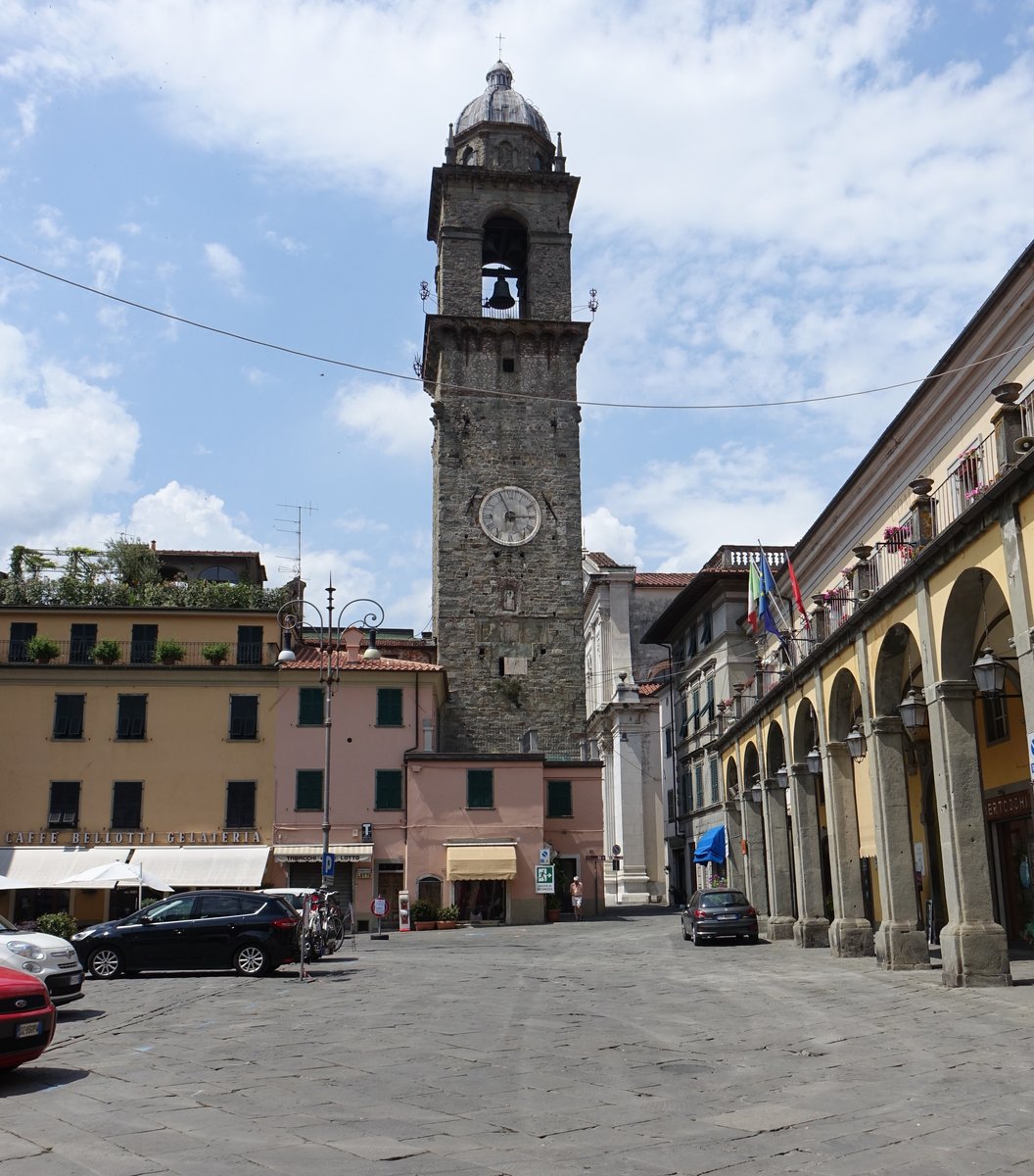 Pontremoli, Campanile des Doms an der Piazza del Duomo (22.06.2019)