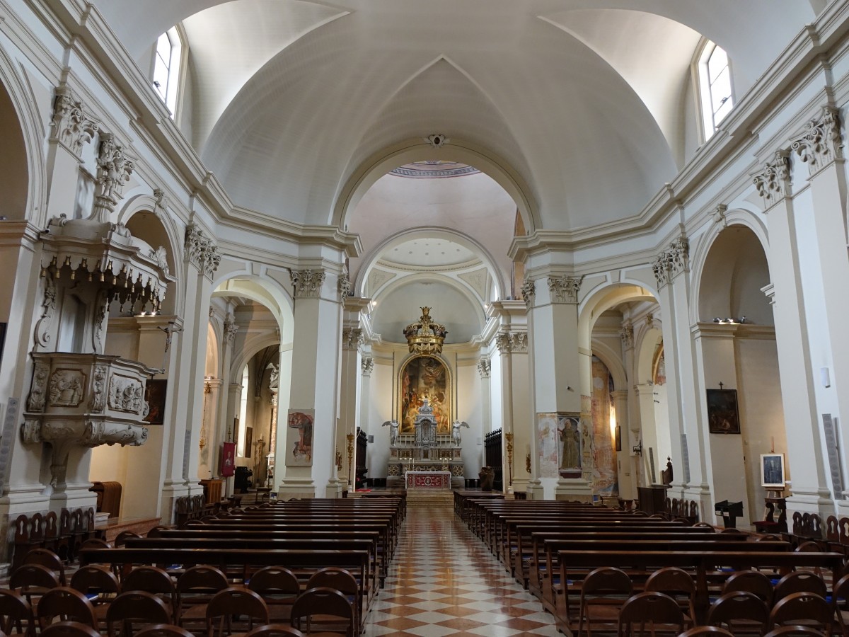 Pordenone, Innenraum des Duomo di San Marco, Altarbild von Giovanni Antonio de' Sacchis (24.09.2015)