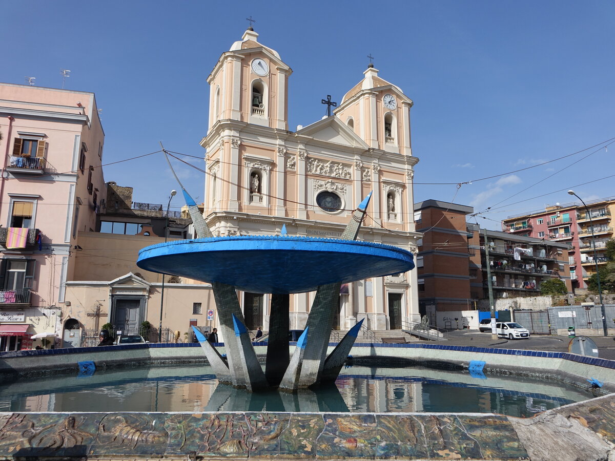 Portici, Brunnen und Basilika di Santa Maria della Nativita e San Ciro an der Piazza San Ciro (24.02.2023)