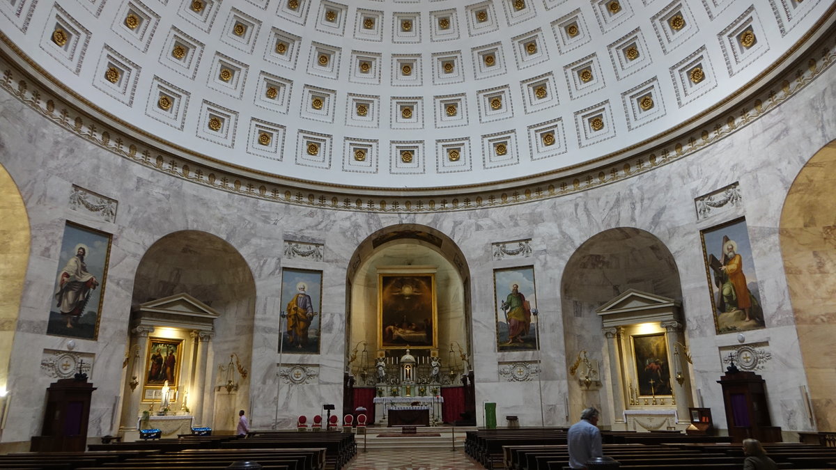 Possagno, Innenraum des Tempio Canoviano, erbaut von 1819 bis 1830 im neoklassizistischen Stil (17.09.2019)