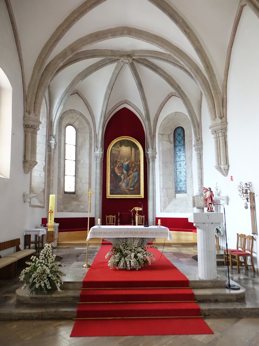 Pozega, Chor in der Hl. Geist Kirche am Hauptplatz (02.05.2017)