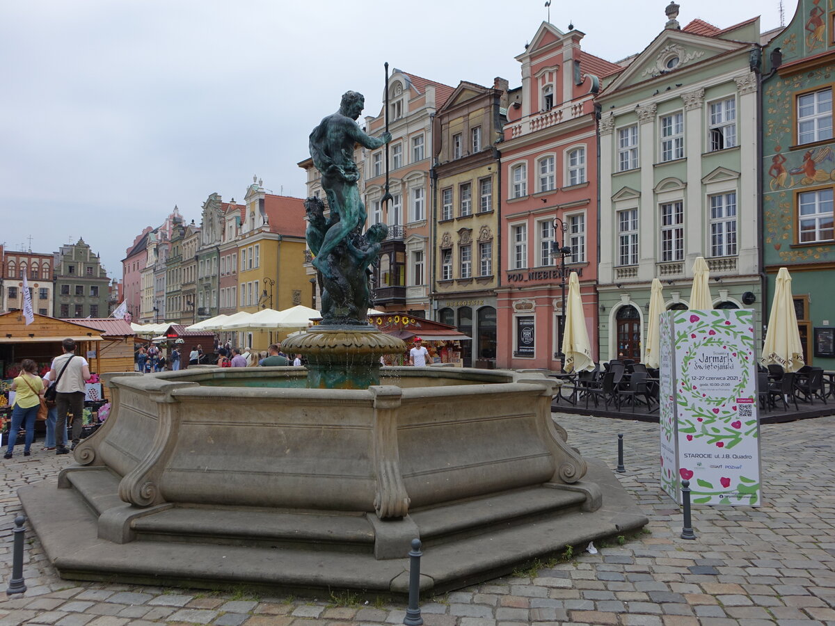 Poznan / Posen, Fontana Marsa und Giebelhuser am Rynek Platz (12.06.2021)