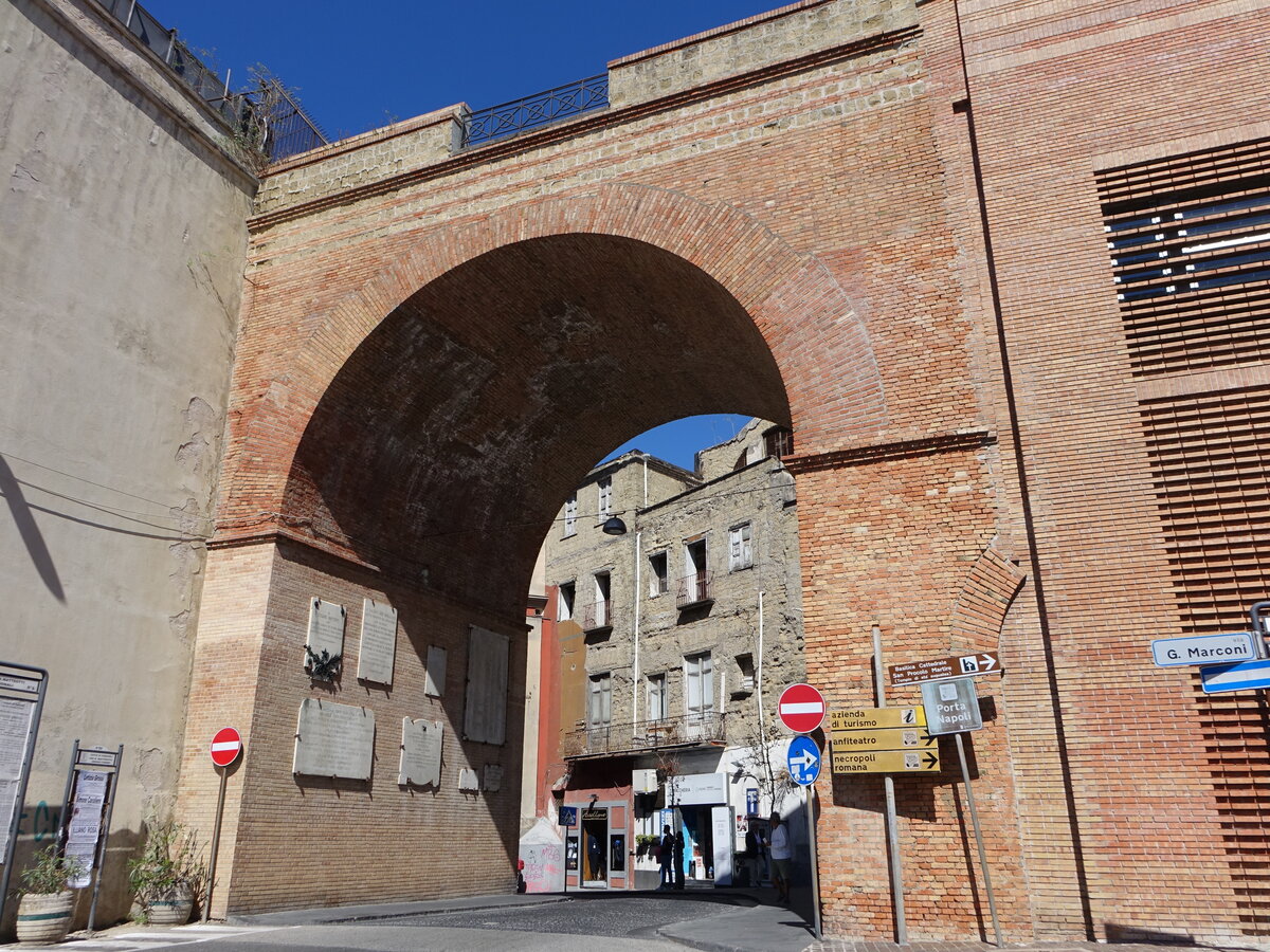 Pozzuoli, Porta Napoli am Corso della Repubblica (22.09.2022)