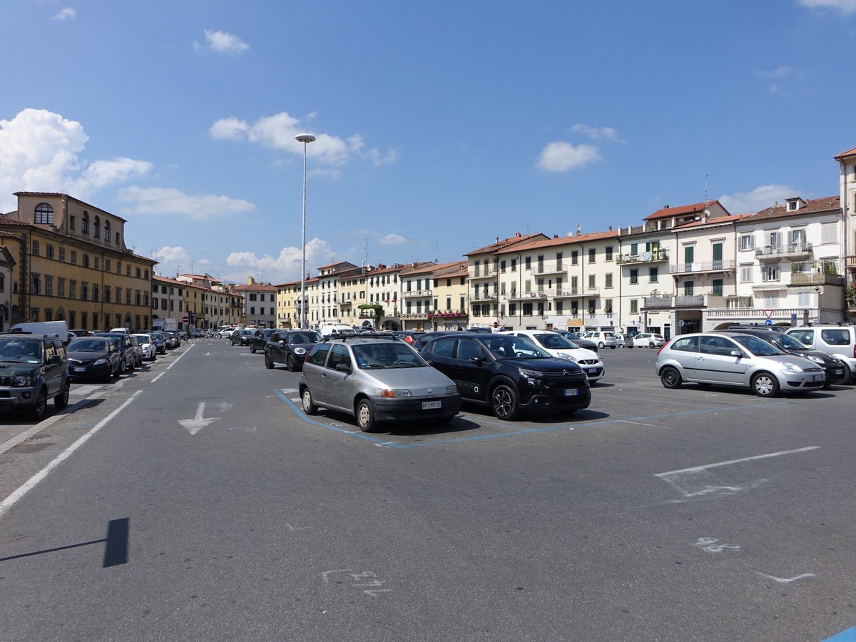 Prato, historische Gebude an der Piazza Mercatale (16.06.2019)