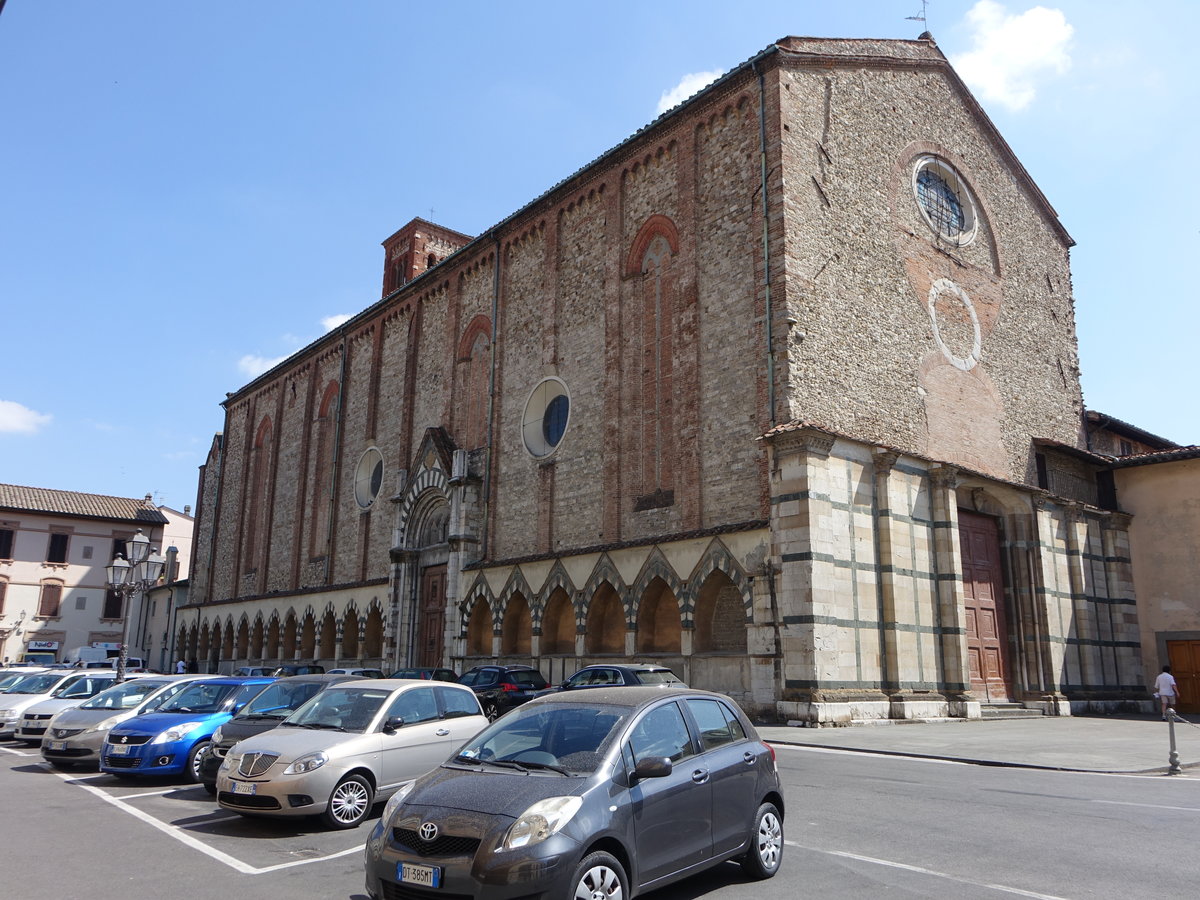 Prato, Pfarrkirche San Domenico an der Piazza San Domenico, erbaut von 1283 bis 1316 von Fra Mazzetto (16.06.2019)
