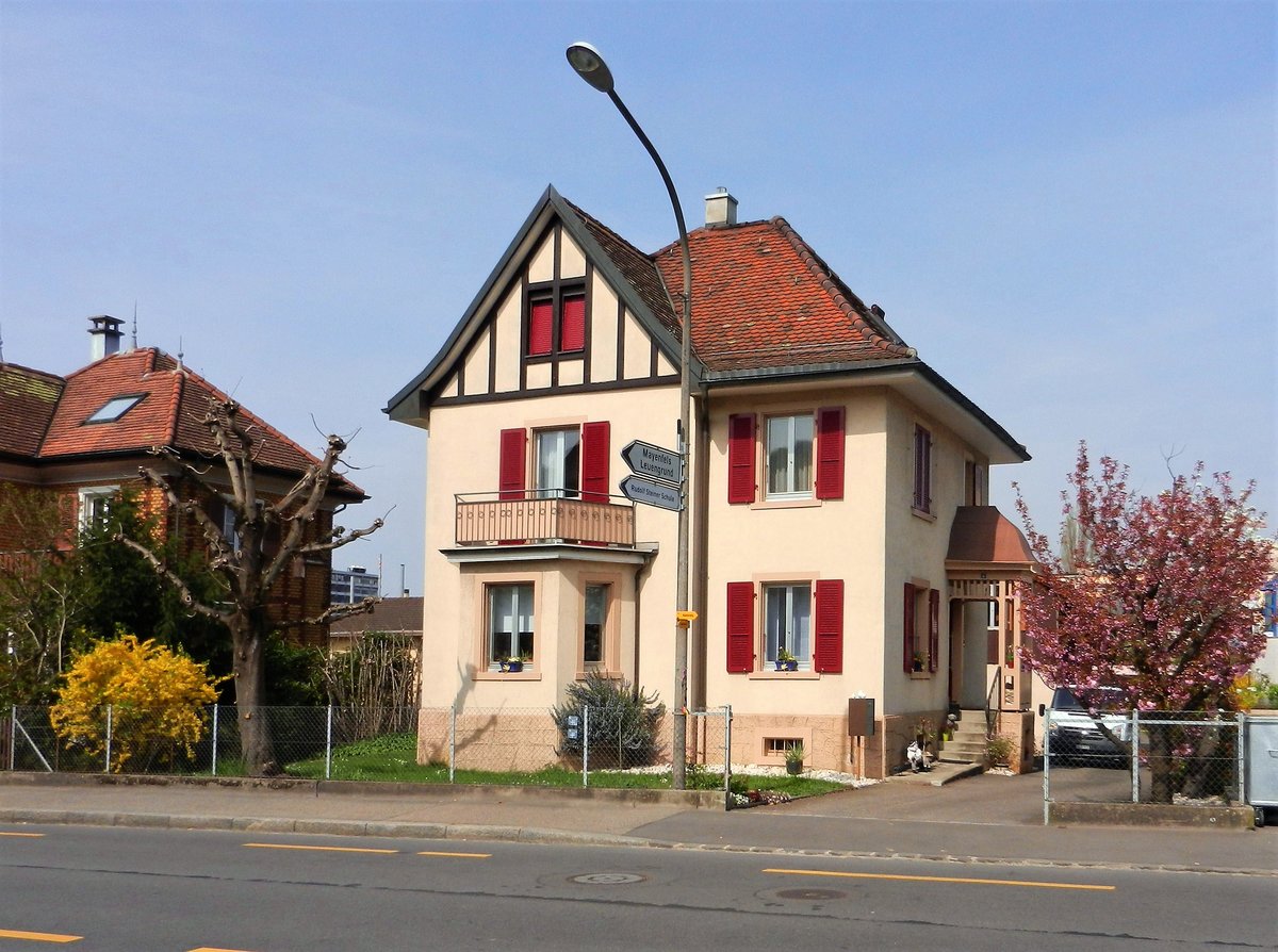 Pratteln, gemtliches Wohnhaus an der Muttenzerstrasse 8 - 01.04.2014