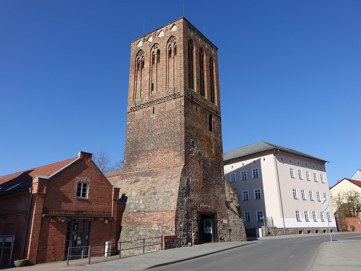 Prenzlau, Schwedter Torturm, Teil der Wehranlage aus dem 13. Jahrhundert (11.04.2026)