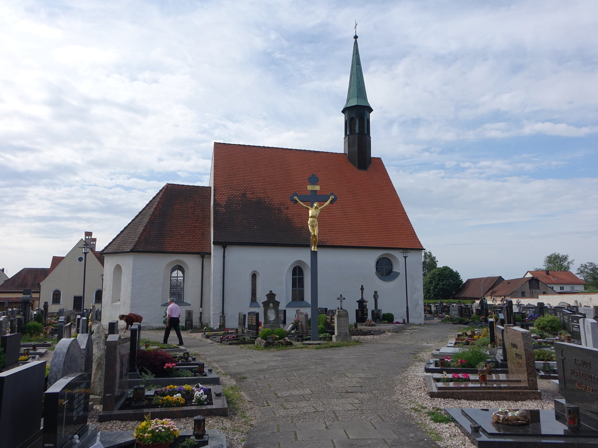 Pressath, katholische Friedhofskirche St. Sebastian, Saalkirche mit Steildach, erbaut um 1460 (20.05.2018)