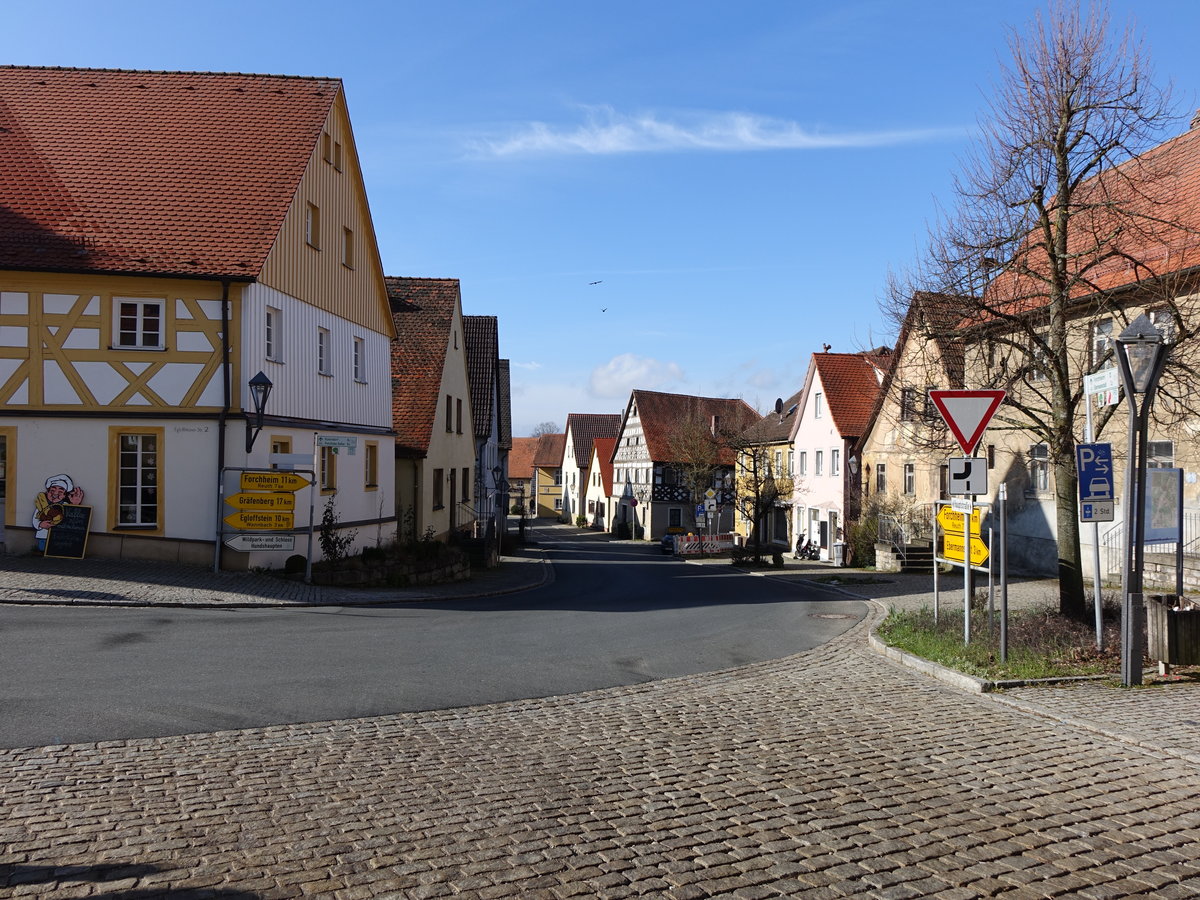 Pretzfeld, Huser in der Haupt- und Egloffsteiner Strae (28.03.2016)