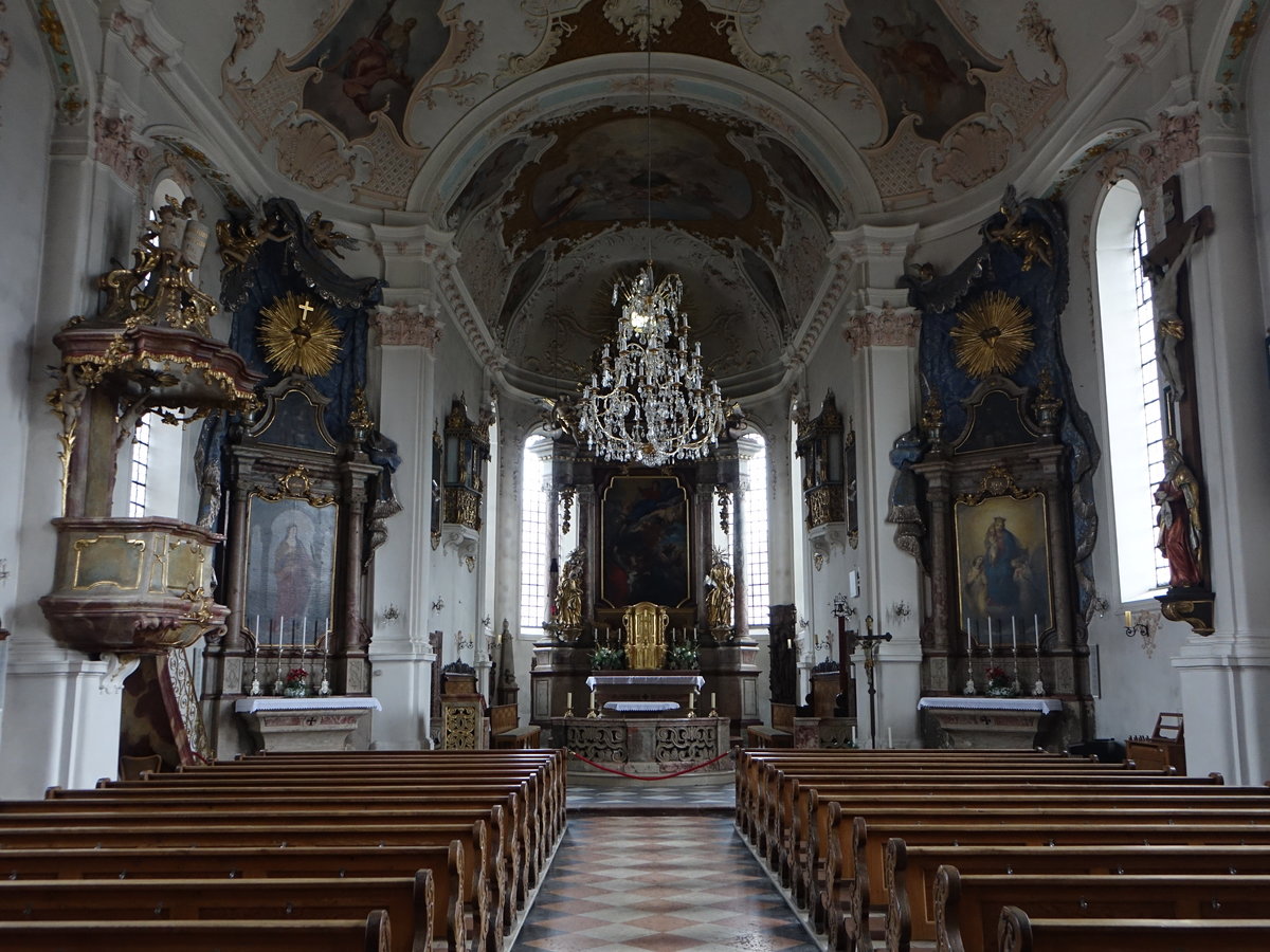 Prien, barocker Innenraum der Maria Himmelfahrt Kirche, Stuck und Deckengemlde (Seeschlacht von Lepanto) von Johann Baptist Zimmermann (26.02.2017)