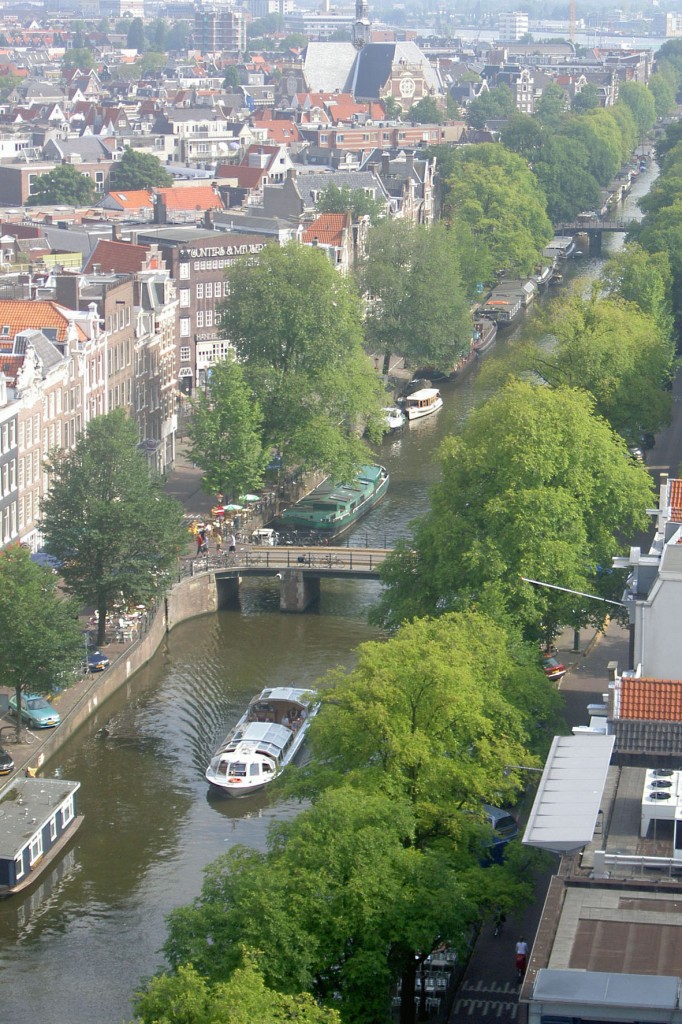 Prinsengracht - Aussicht von der Westerkerk in Amsterdam. Aufnahme: August 2005.