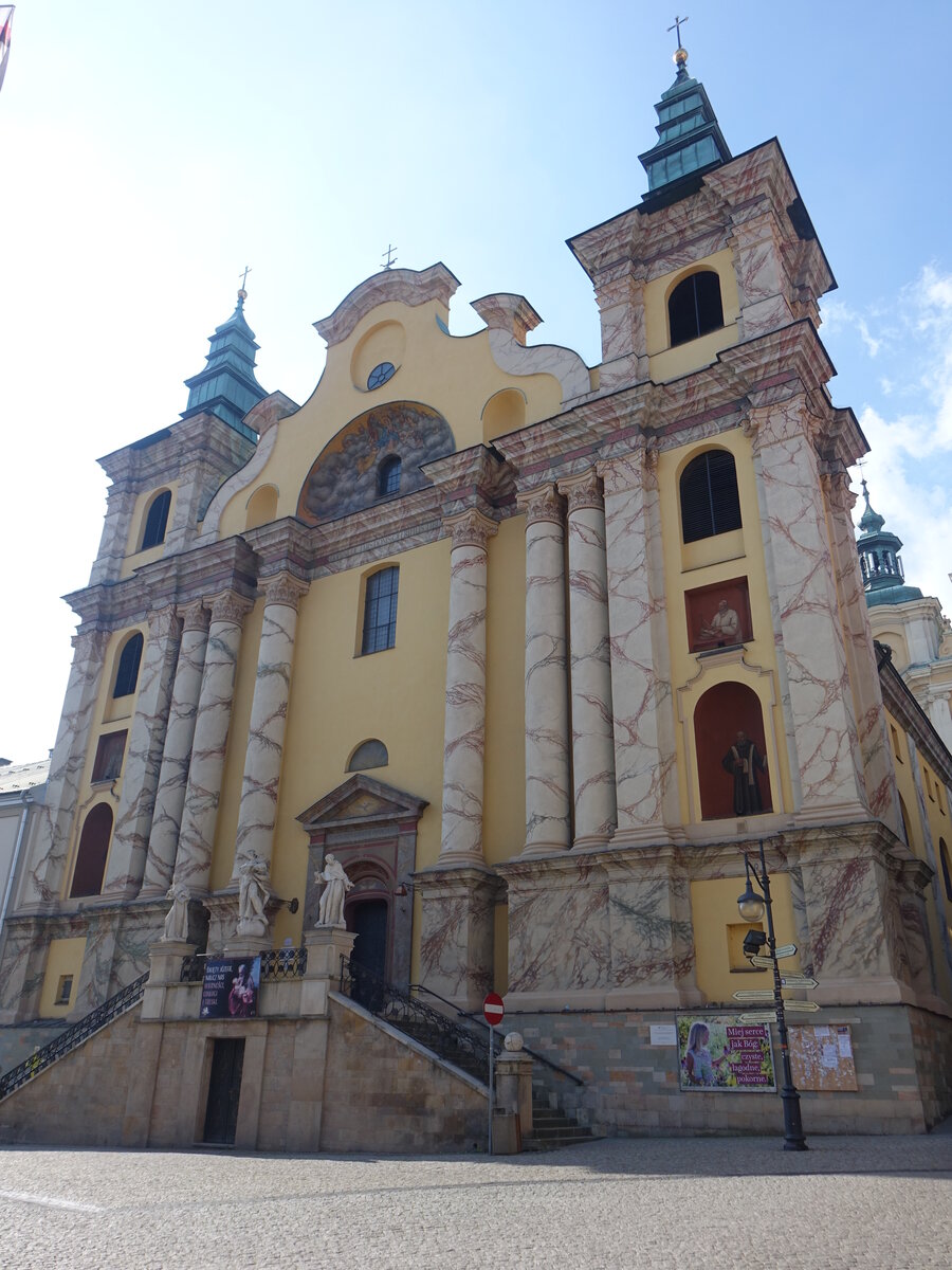 Przemysl, Franziskanerkirche, zweitrmige Klosterkirche, erbaut von 1754 bis 1780 (17.06.2021)