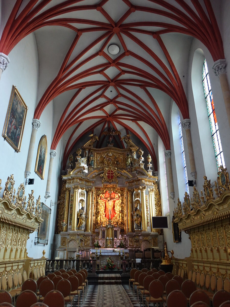 Przeworsk, Hochaltar und Chorgesthl in der Pfarrkirche Hl. Geist (16.06.2016)
