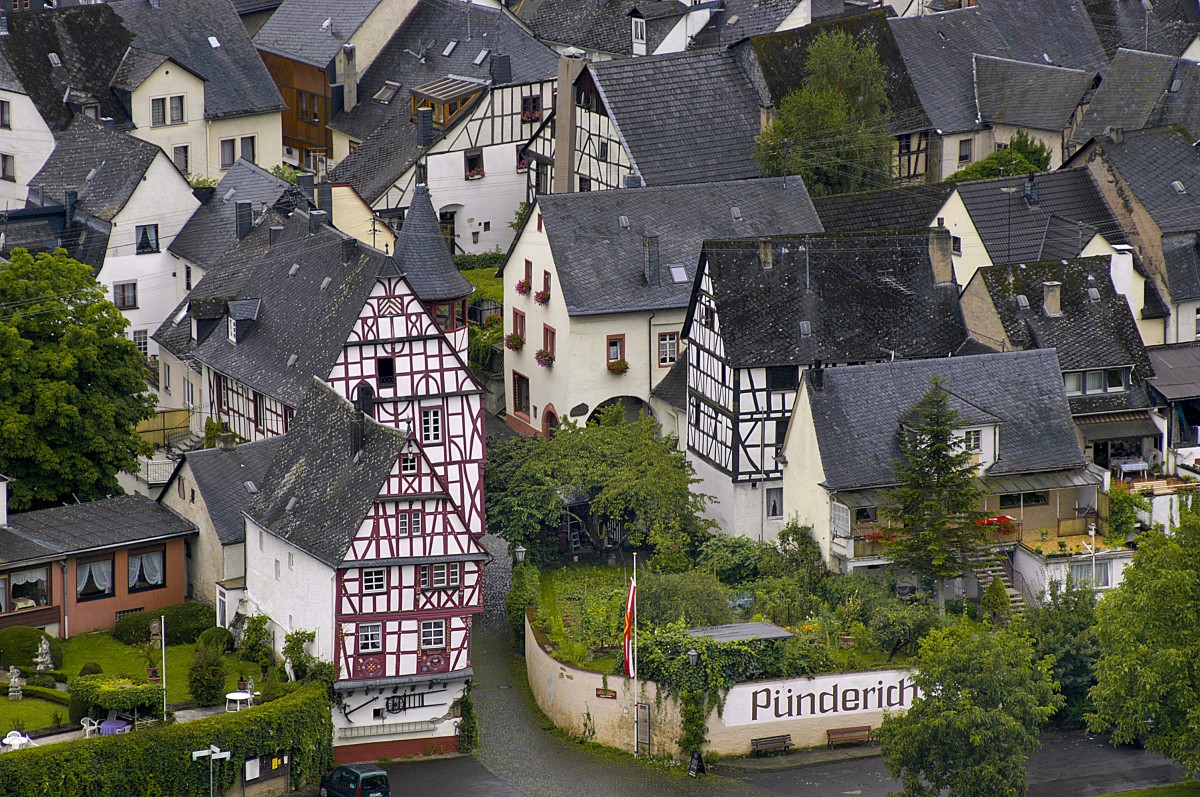 Pnderich von Marienburg aus gesehen. Aufnahme: Juli 2007.