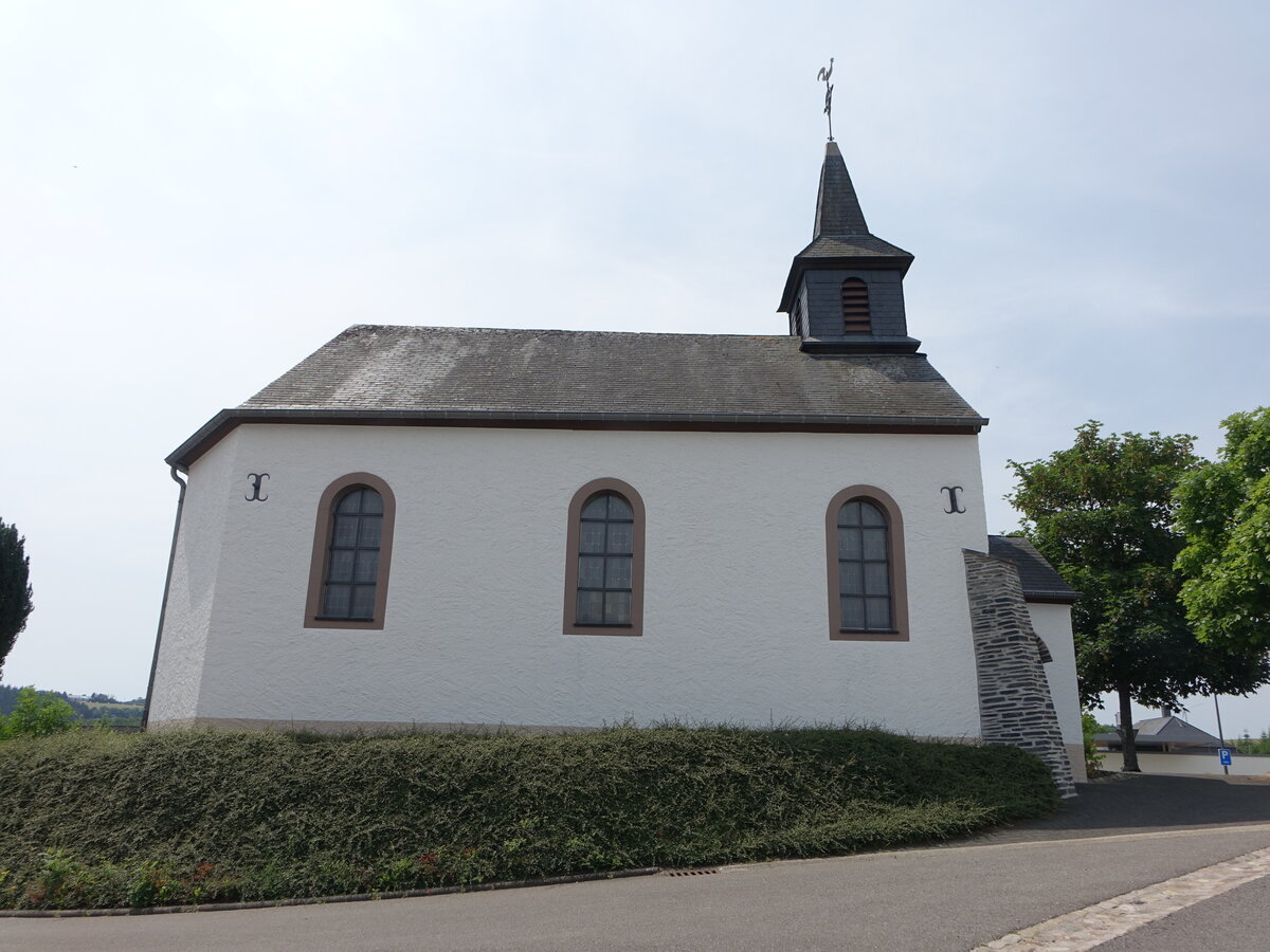 Putscheid, Pfarrkirche St. Wendelin in der Haaptstrooss (19.06.2022)