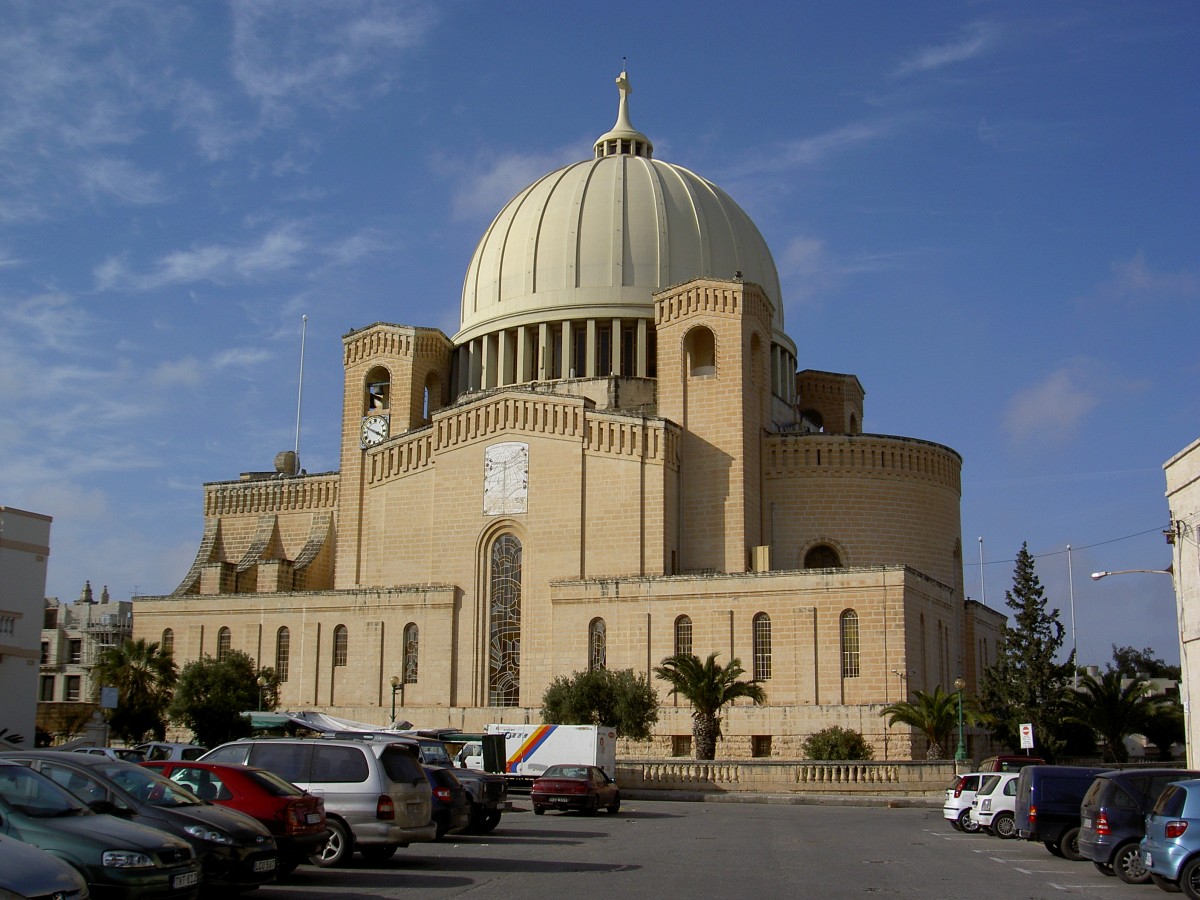 Qormi, Kuppelkirche St. Sebastian, erbaut von 1939 bis 1946, Architekt Annetto Mifsud Ellul (20.03.2014)