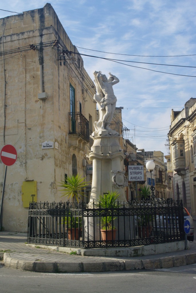 Qormi, St. Sebastian Statue in der Strae Triq San Bastian (20.03.2014)