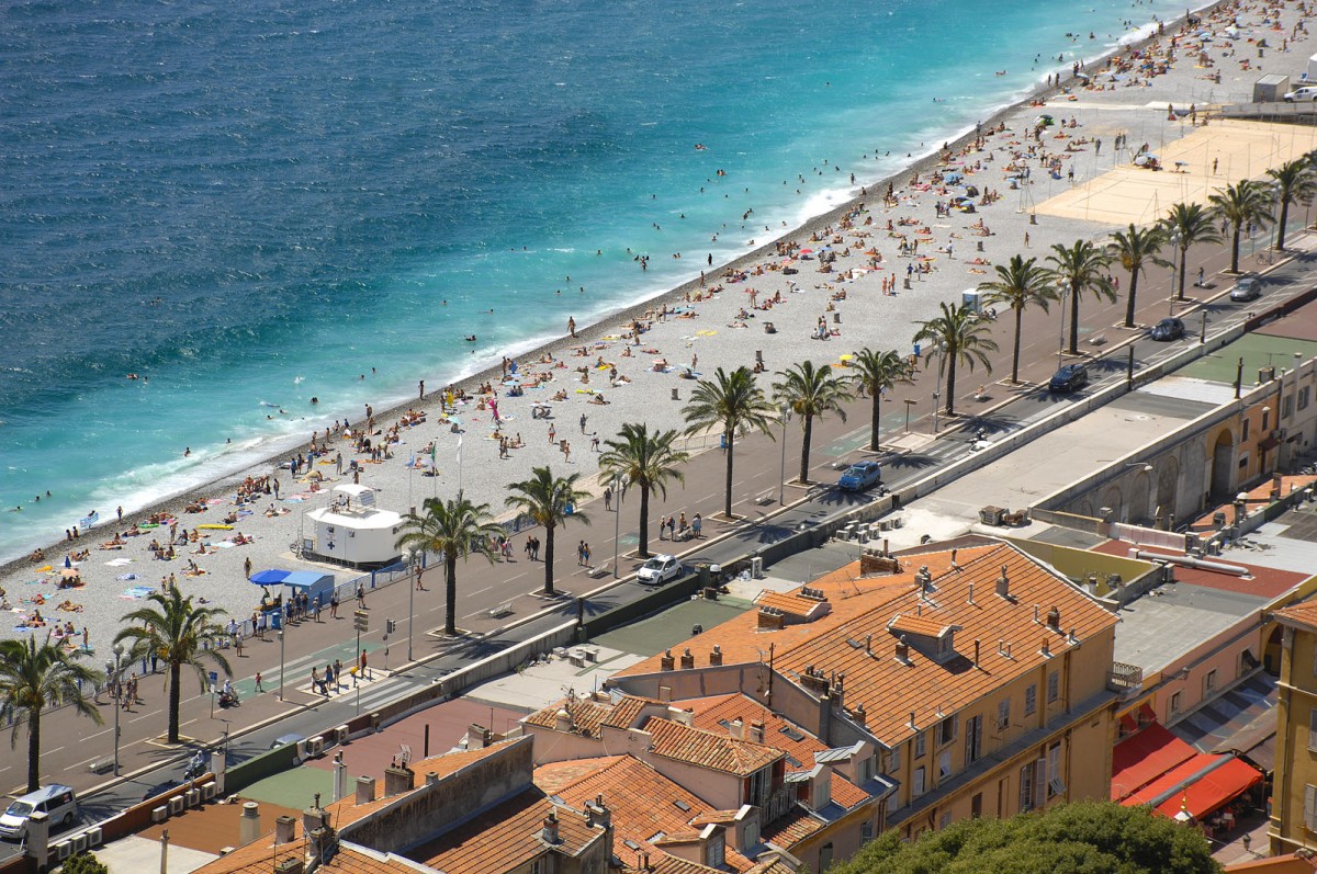 Quai des tats-Unis in Nizza von Colline du Chteau aus gesehen. Aufnahmedatum: 25. Juli 2015.