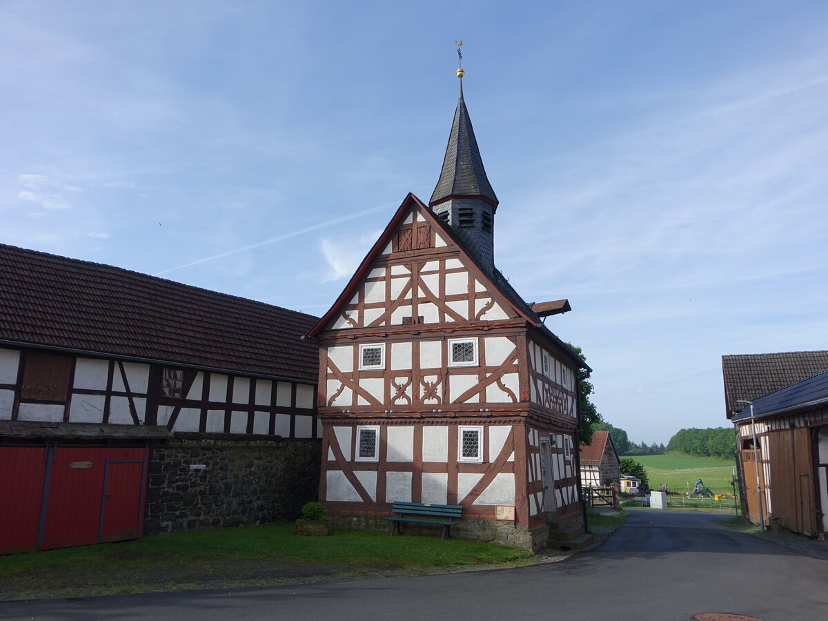 Rachelshausen, evangelische Fachwerkkirche von 1627 (17.05.2022)