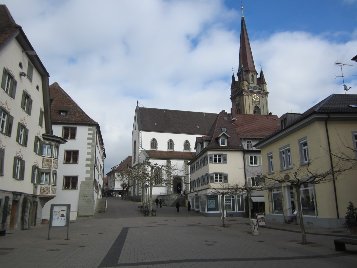 Radolfzell, sptgotisches Mnster Unserer Lieben Frau, erbaut von 1436 bis 1488, 
Kirchturm erbaut von 1902 bis 1903, mit 82 Meter der hchste Kirchturm am Bodensee (23.02.2014)