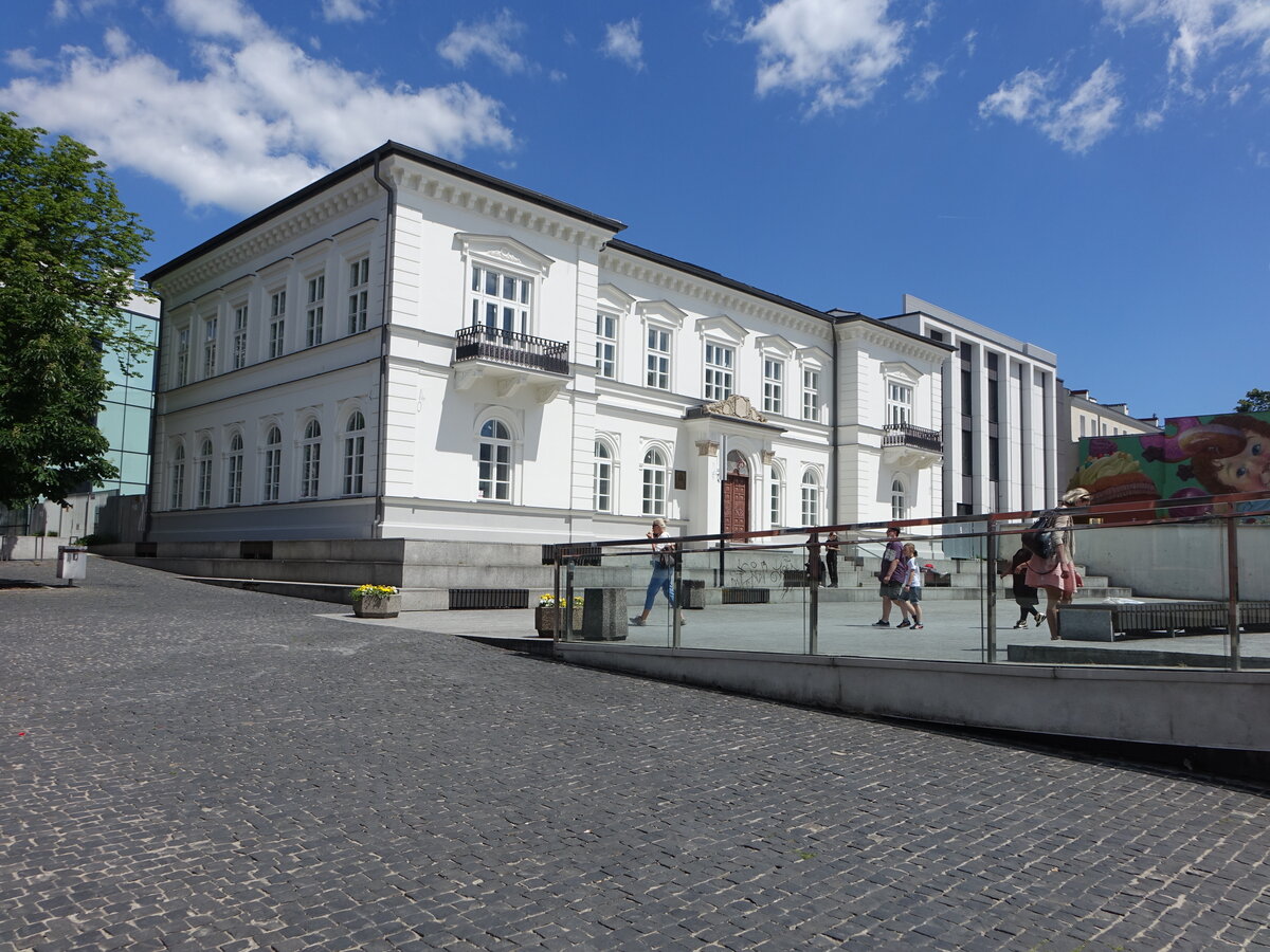 Radom, Palac Towarzystwa in der Stefana Zeromskiego Strae (14.06.2021)