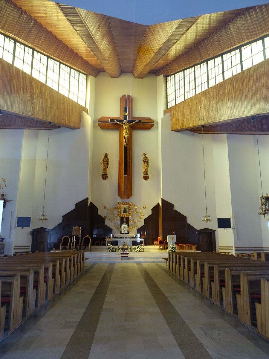 Radzyn Podlaski, moderner Innenraum der Maria Hilf Kirche (15.06.2021)