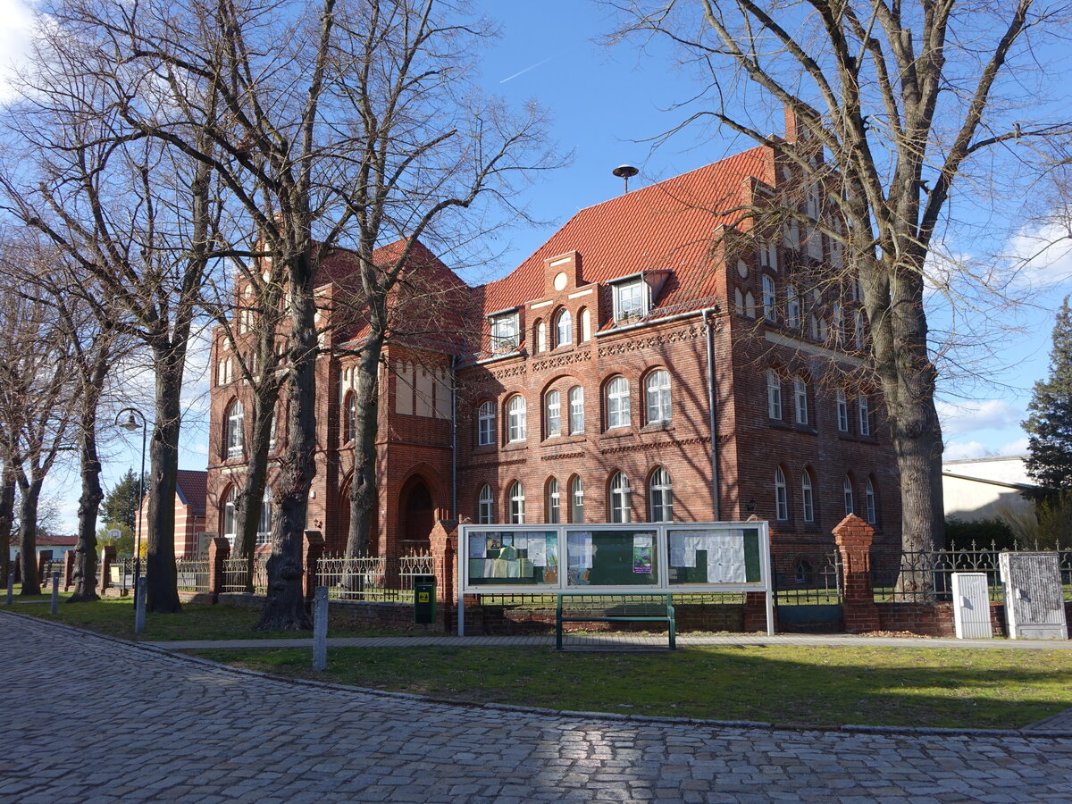 Ragow, Geb�ude der freiwilligen Feuerwehr in der K�stergasse, fr�here Schule (06.04.2026)