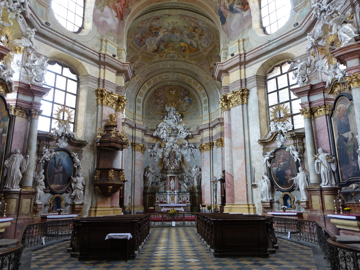 Rajhrad, barocker Innenraum der Klosterkirche St. Peter und Paul (30.05.2019)