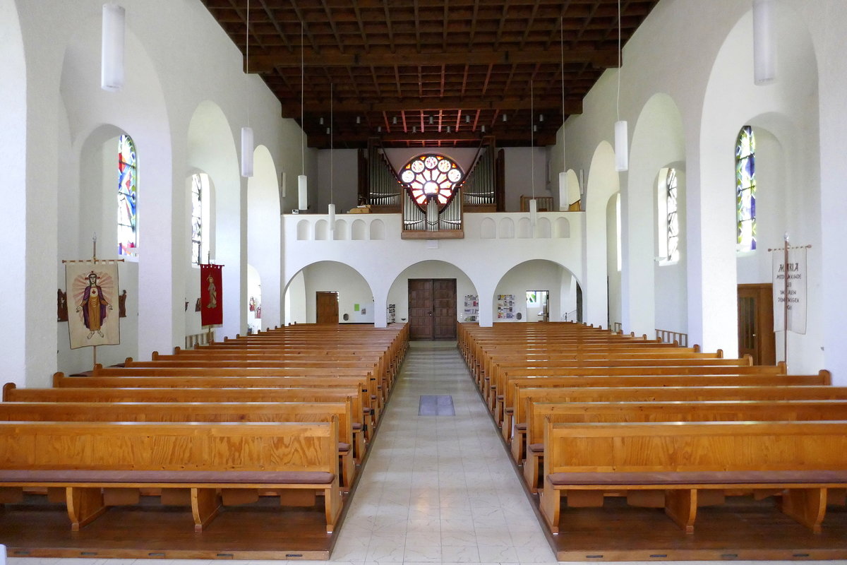 Rammersweier, Blick zur Orgelempore in der Herz-Jesu-Kirche, Juni 2020