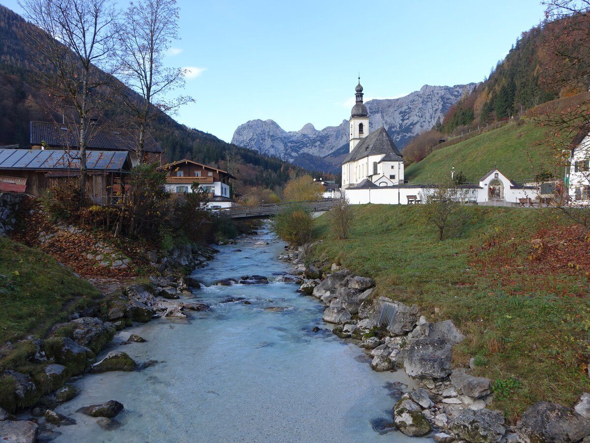 Ramsau, Pfarrkirche St. Sebastian an der Ramsauer Ache, erbaut 1512 (11.11.2018)