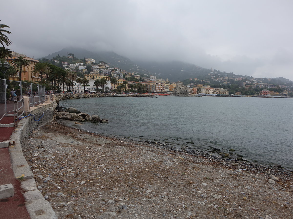 Rapallo, Ausblick auf den Strand Lungomare Vittorio Veneto (15.06.2019)